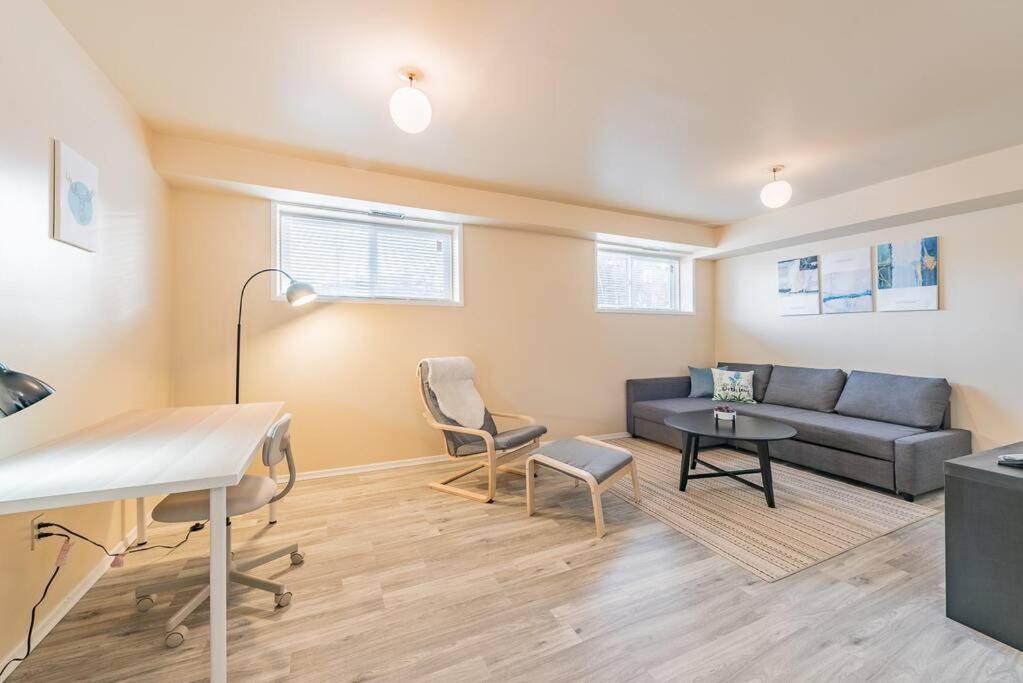 Mt Pleasant Nw 2 Bedrooms 500 カルガリー エクステリア 写真