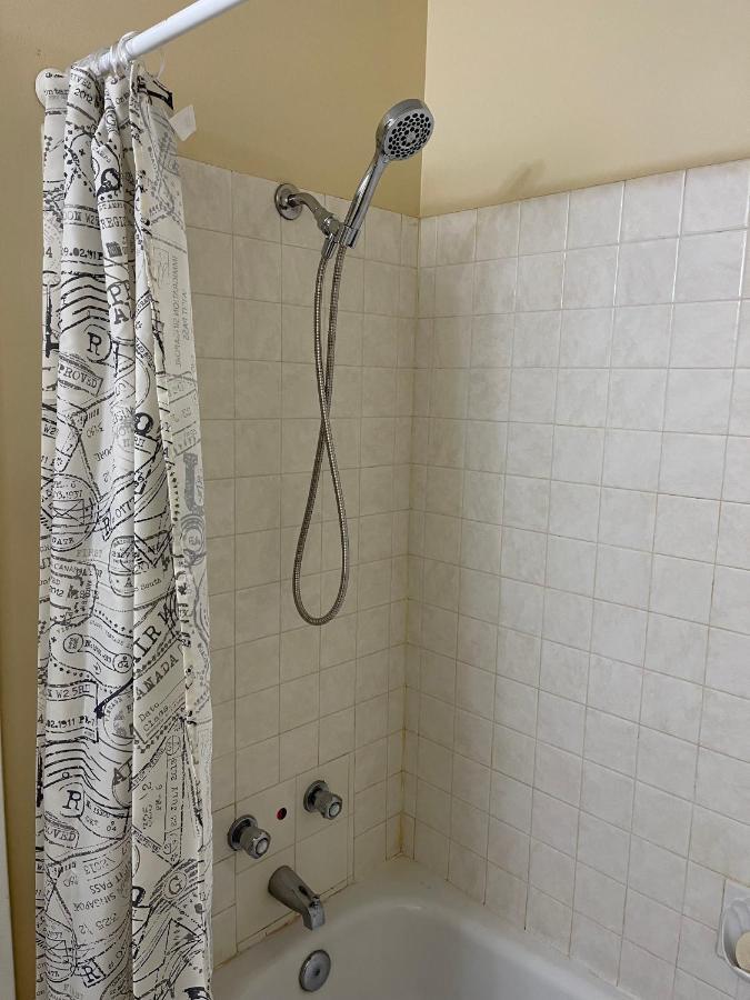 Mt Pleasant Nw 2 Bedrooms 500 カルガリー エクステリア 写真
