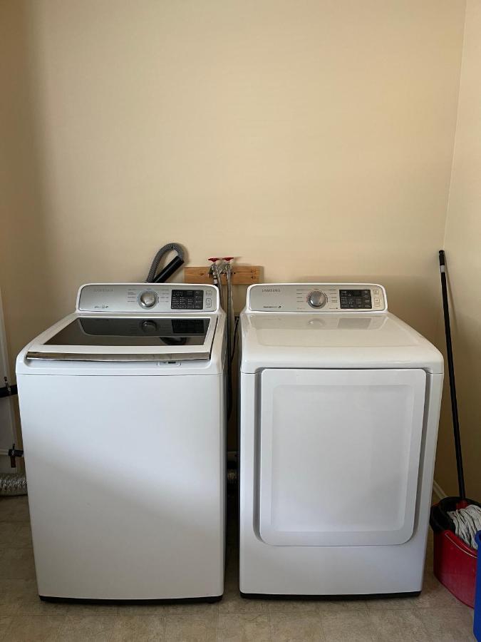 Mt Pleasant Nw 2 Bedrooms 500 カルガリー エクステリア 写真