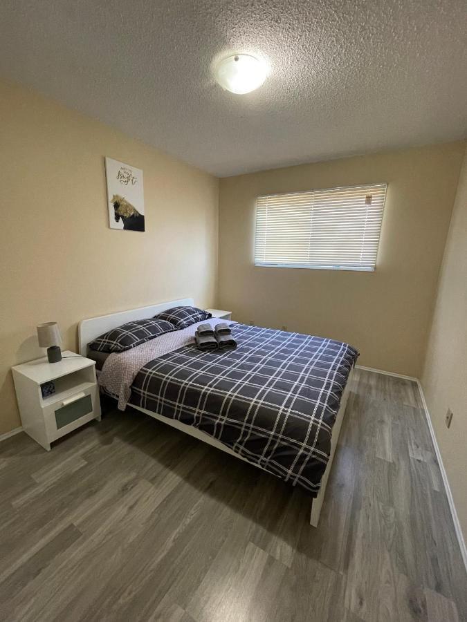 Mt Pleasant Nw 2 Bedrooms 500 カルガリー エクステリア 写真