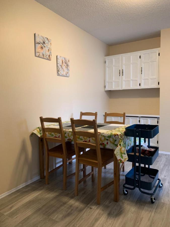 Mt Pleasant Nw 2 Bedrooms 500 カルガリー エクステリア 写真