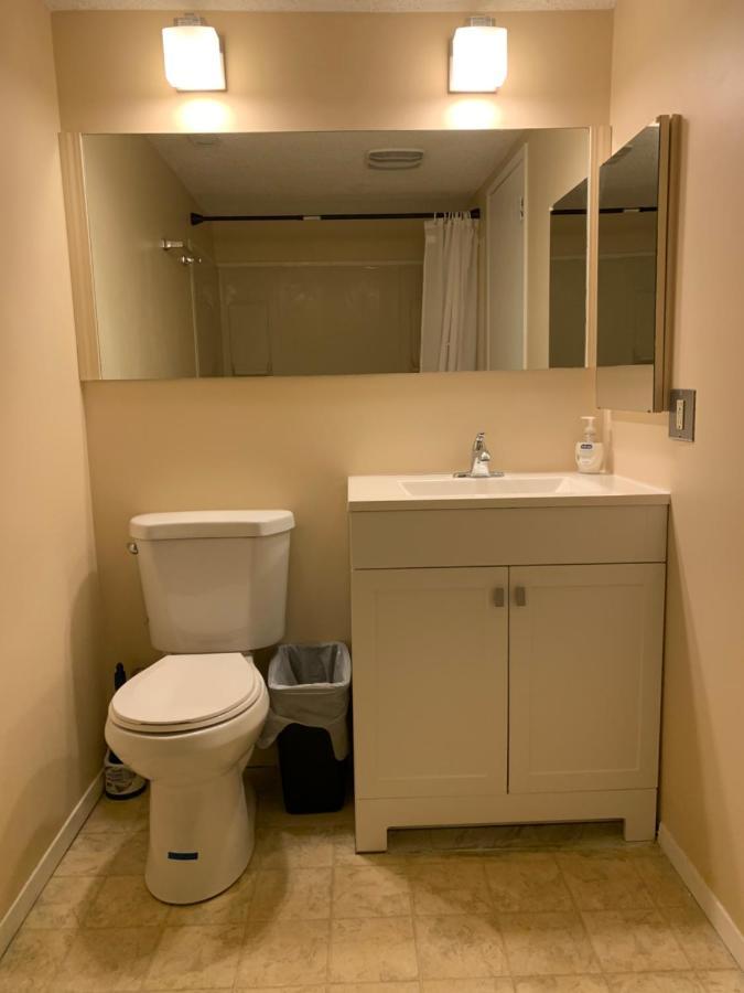 Mt Pleasant Nw 2 Bedrooms 500 カルガリー エクステリア 写真